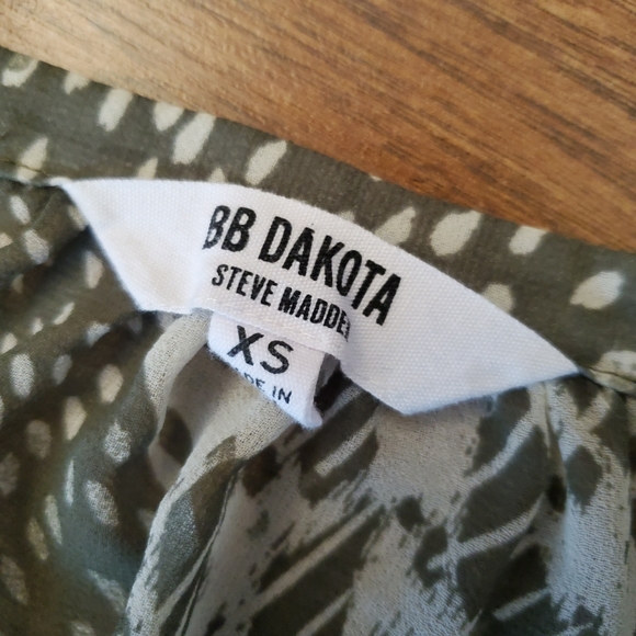 BB Dakota XS Sheer Long Sleeve Button Up Blouse - Picture 4 of 6